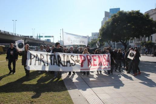 Los delegados quieren sentarse en la mesa