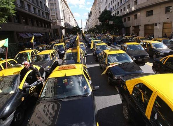 Taxistas contra la política de transporte de Macri