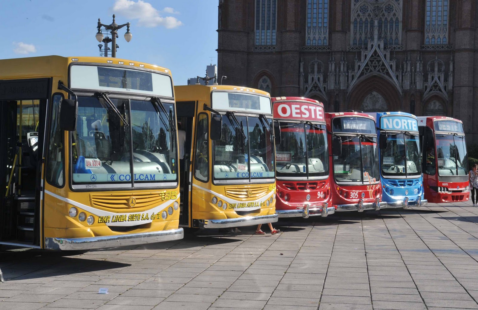 Paro sorpresivo de la UTA en La Plata