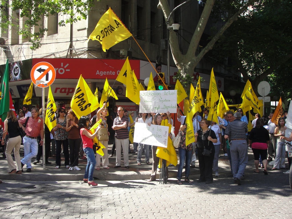 Trabajadores de la salud de Mendoza acordaron 35%