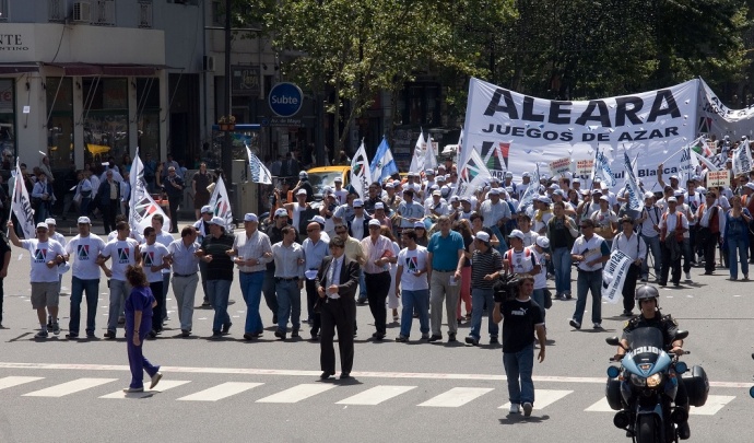 Empleados de bingos porteños piden que no haya despidos