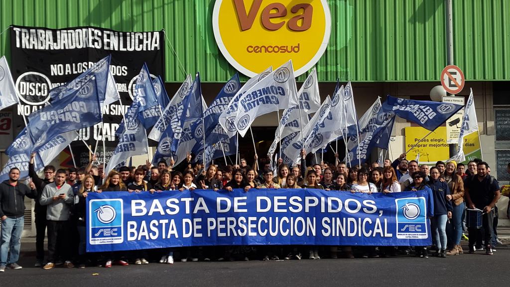 Paro en Plaza Vea Barracas y escrache al Grupo Cencosud