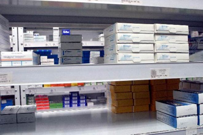 Sanidad se desliga de la falta de medicamentos