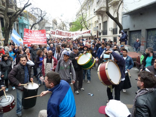 Canillitas en pie de guerra con Perfil