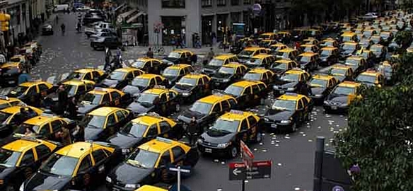 Taxistas porteños en alerta por posible pérdida de empleos