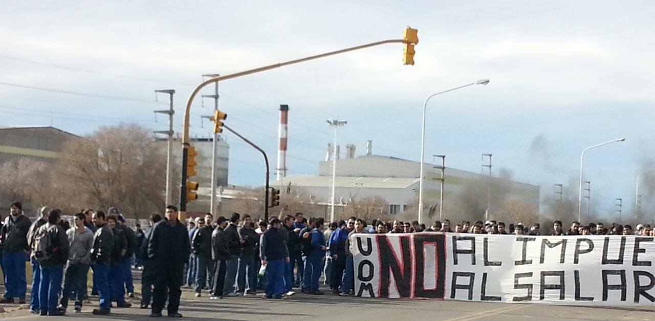 Trabajadores de Aluar lograron mejorar la paritaria de la UOM