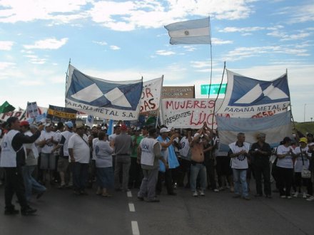 Denuncian 180 despidos en Paraná Metal