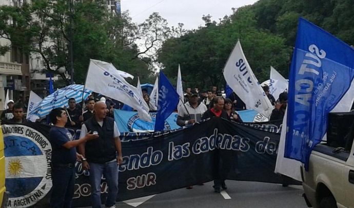 Denuncia, paro y corte de los vigiladores en el puerto