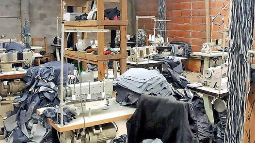 Descubren taller textil con 21 empleados esclavos