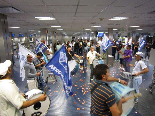 Aeronáuticos fijarán postura electoral