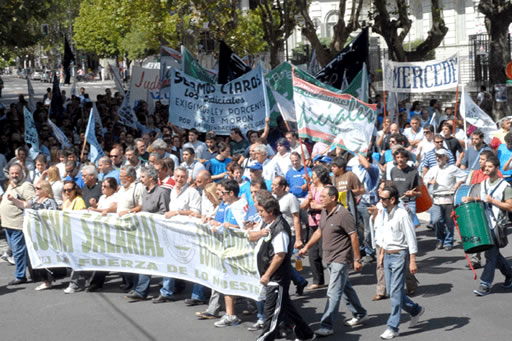 Paran y movilizan los judiciales bonaerenses