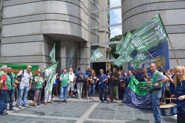 Protesta por despidos en Cancillería