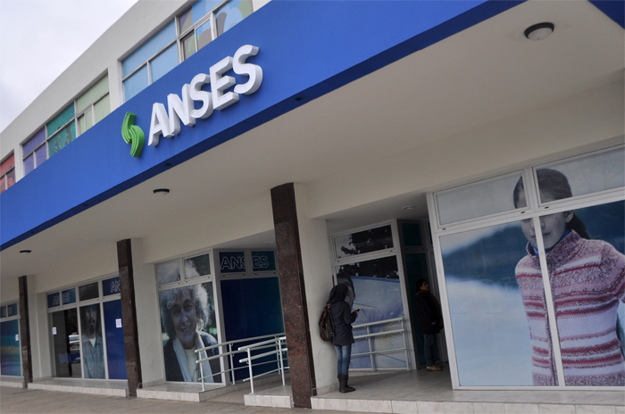 Temen mil despidos en ANSES