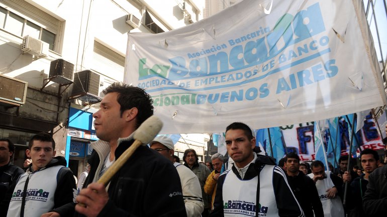 Protesta contra los despidos en el Banco Central