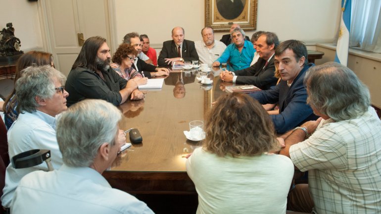 Primer encuentro con docentes: pedirán más de 40%