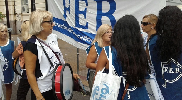 «Nos están empujando al paro»