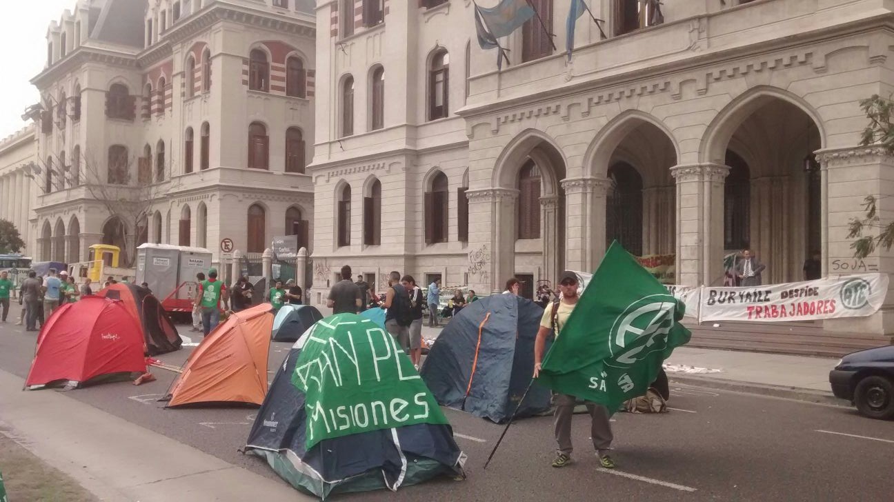 ¿1300 despidos en Agricultura Familiar?