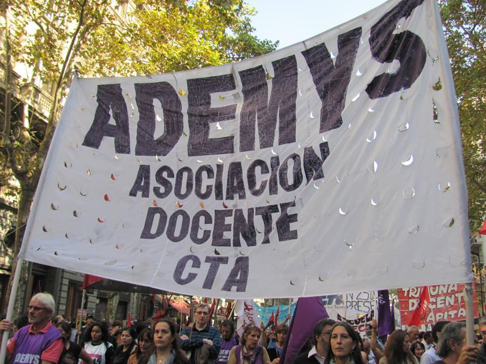 Docentes porteños denuncian tercerización por medio de ONGs