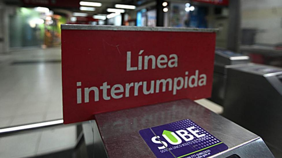 ¿Se vienen paros rotativos en el Subte?