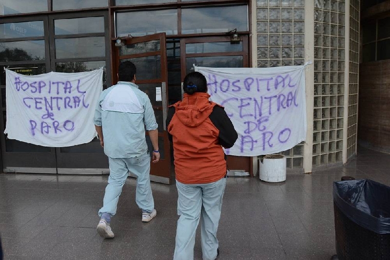 Sigue el jaque sindical a Vidal: otra vez paran la justicia y los hospitales