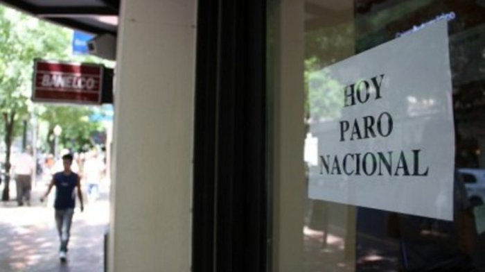 Los bancarios paran en todo el país por salarios y despidos