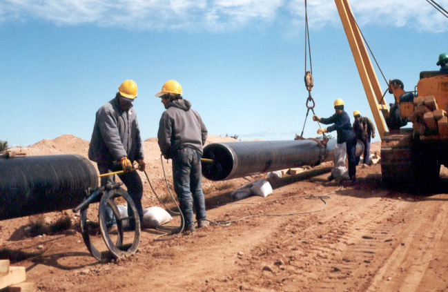 Proveedores de petroleras quieren suspender 5 mil trabajadores