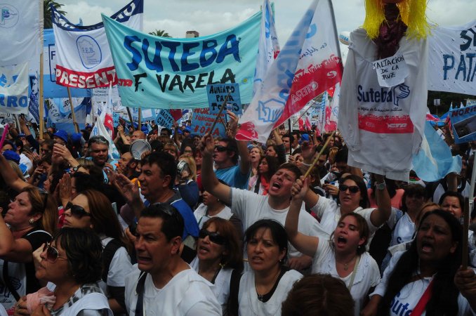 Vidal suma tensión con los gremios y dijo que descontará el día a los docentes que hoy paren