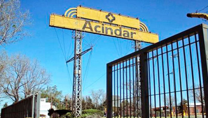 Acindar confirmó que reduce un turno y crece el fantasma del cierre