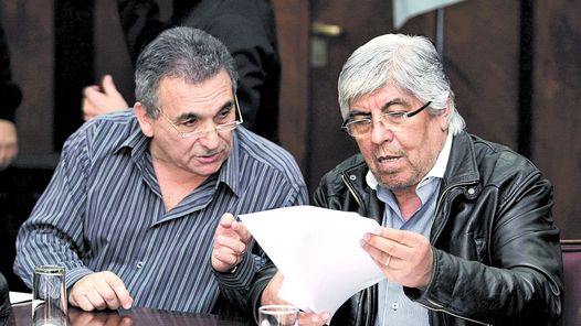 Tras bajar a Pablo, Moyano bendijo a Schmid para la CGT