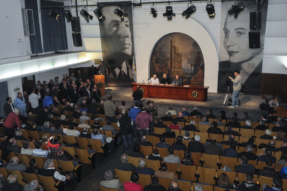 Adiós muchachos: Moyano se despidió en un acto de la CGT