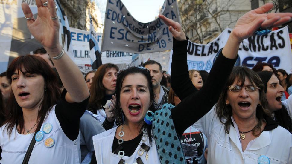 Docentes porteños presionan por la reapertura de paritarias