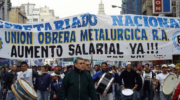 Piquete de la UOM frente a Siderar que no quiere discutir salarios