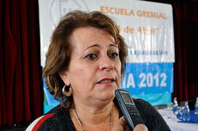 Dolor de cabeza para Vidal: docentes piden reapertura de paritarias