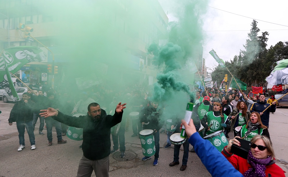 Omar Gutiérrez acordó con ATE Neuquén y se convirtió en la primera provincia en tener a todos sus trabajadores bajo convenio colectivo