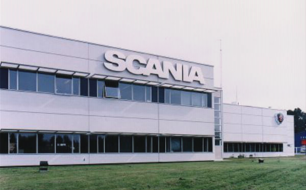 Crisis automotriz: Scania suspende 15 días a todo su personal
