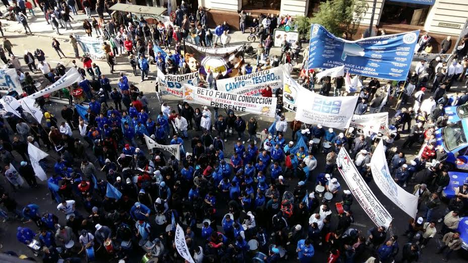 Trabajadores de la carne amenazan paralizar todos los frigoríficos