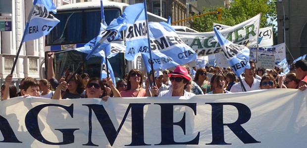 Paran los docentes entrerrianos por recomposición salarial