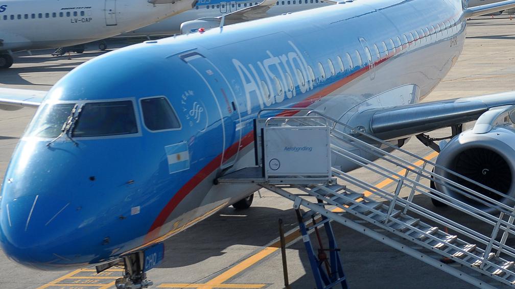 Pilotos de Austral se plantan en el reclamo del 50% en paritarias