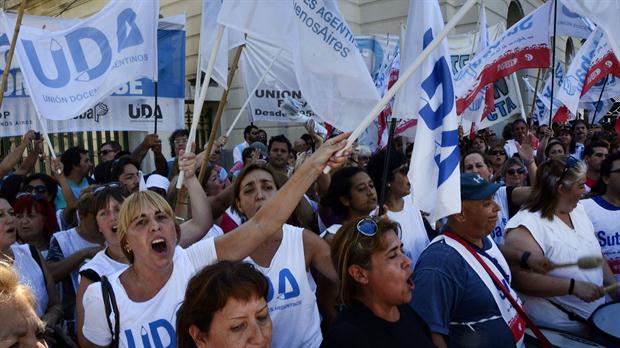 Recrudece el conflicto docente y ya hay programados dos paros nacionales