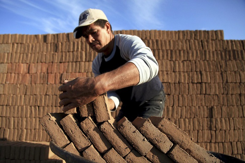 Ladrilleros en alerta por el de derrumbe de la construcción