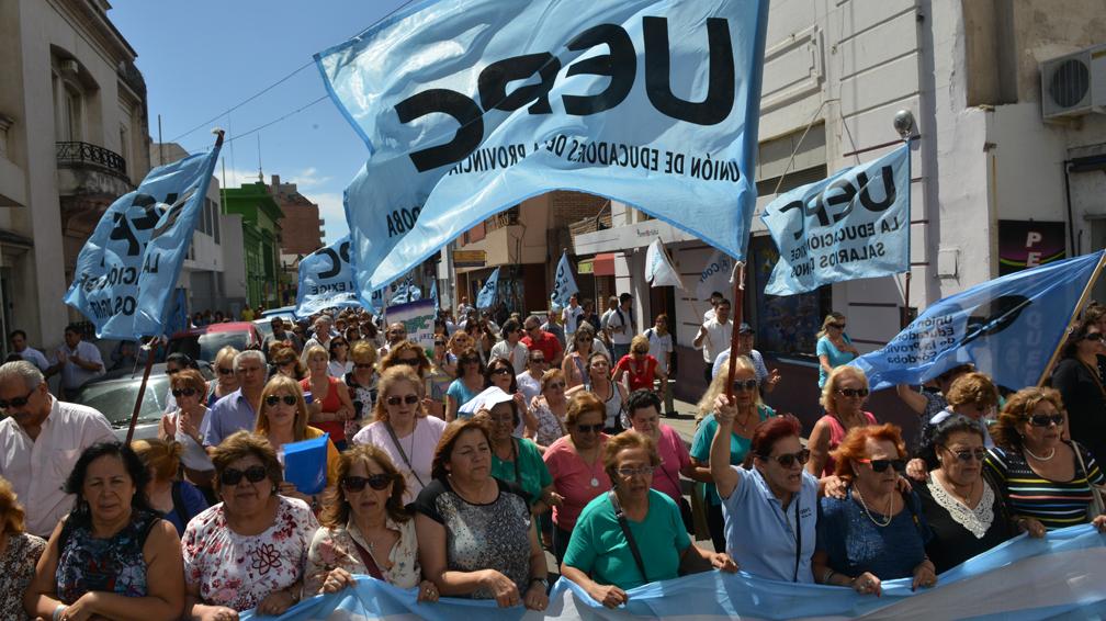 Docentes cordobeses retoman plan de lucha por reapertura de paritarias