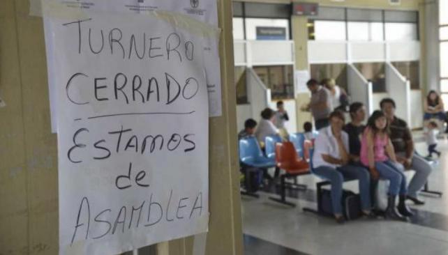 Protesta en hospitales cordobeses por despidos