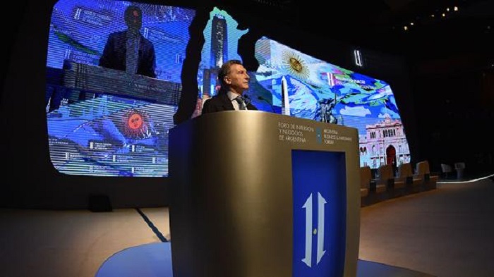 Con empresarios, Macri pidió prudencia al sindicalismo
