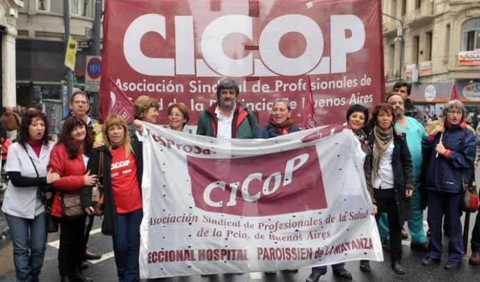 Tras la oferta de $158 de aumento, los médicos vuelven a paralizarle los hospitales a Vidal