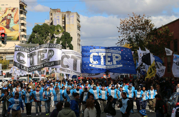 La CTEP dice que los informales no pueden esperar los tiempos de la CGT