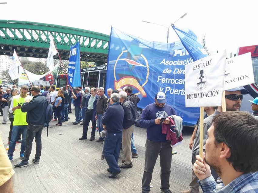 Por la incertidumbre en Ferrobaires, amenazan con paralizar los trenes mañana