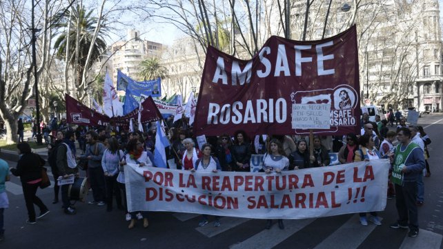 Docentes santafesinos programan un plan de lucha por reapertura de paritarias