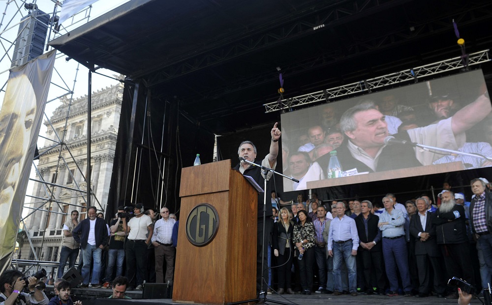 Aunque empieza a subir la temperatura de la interna, para Schmid la CGT está «lejos de la unidad»