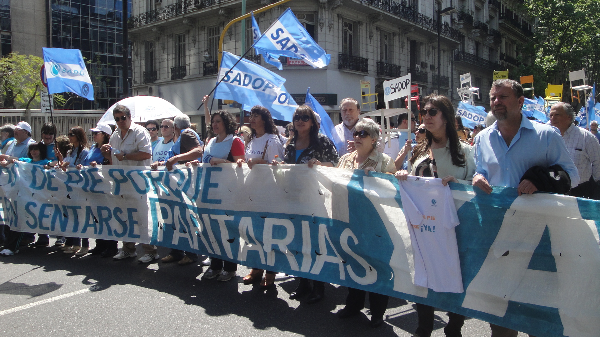 Docentes privados cordobeses rechazan el bono y van por reapertura de paritarias