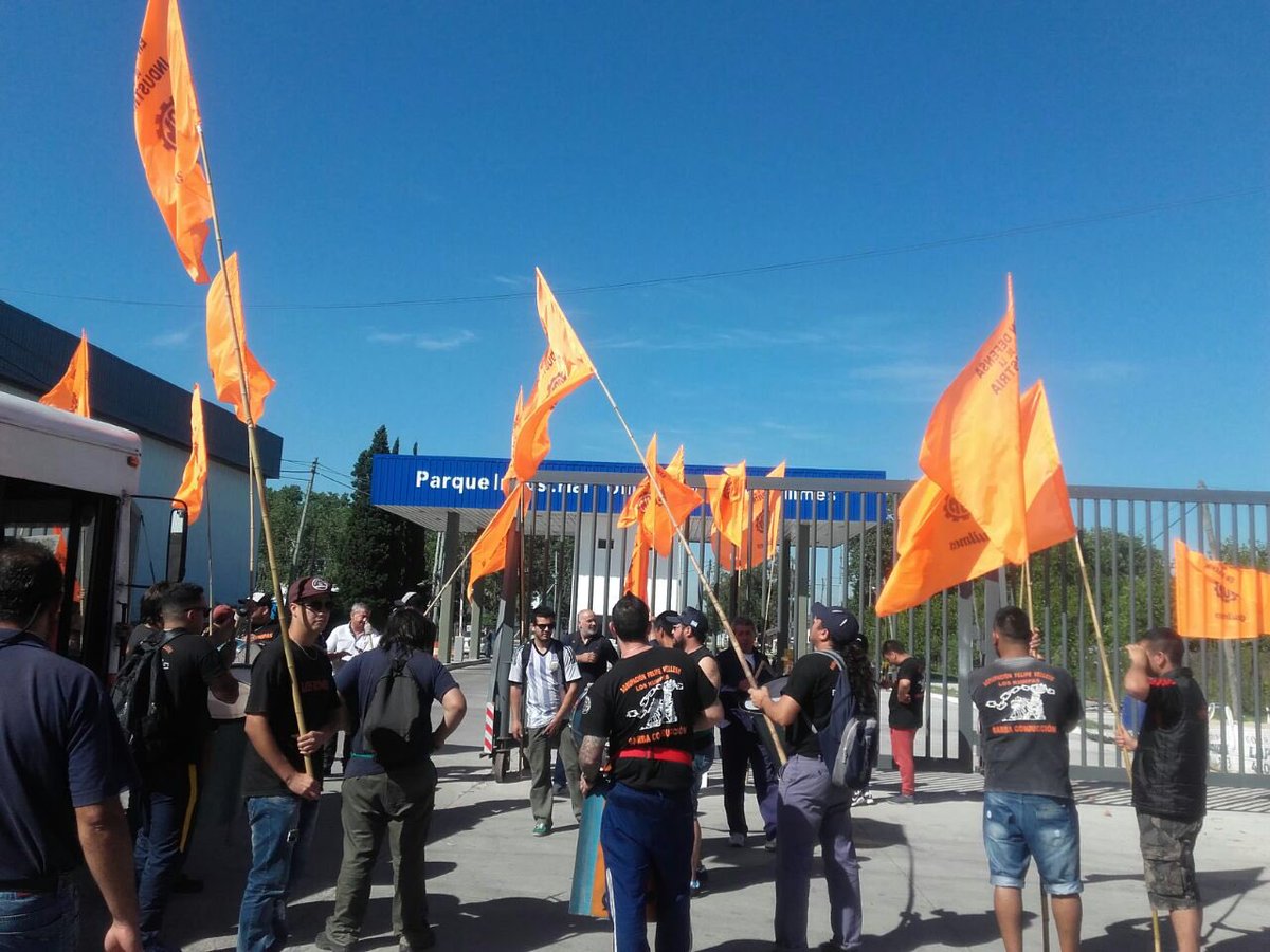UOM Quilmes bloqueó el ingreso al Parque Industrial por despidos y trabajo en negro